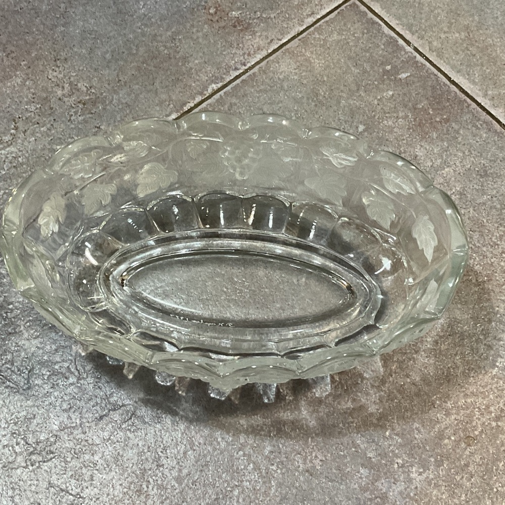 Westmoreland Clear Glass Bowl with Grape Design - Picture 2 of 7